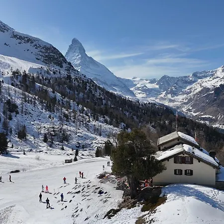 Деревянный коттедж Gruensee Mountain Церматт